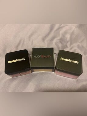 HUDA BEAUTY Setting Powder Trio, Blondie, Pink Pumpkin and Ube Birthday Cake